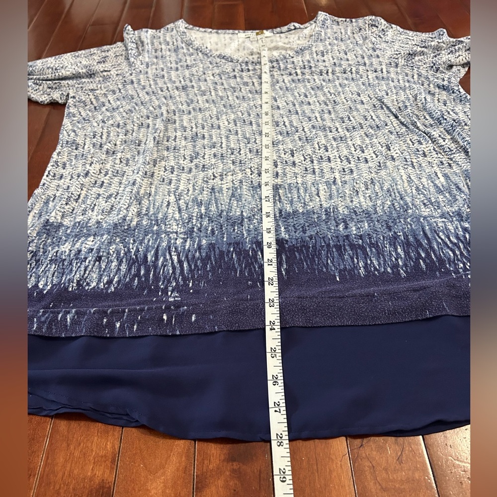 $5 Rose & Olive Women’s Blue and White Pattern Long Sleeve Top Size 1X - Picture 6 of 10